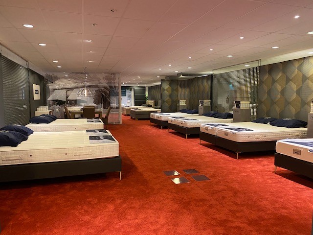 Showroom Scherer Meubelcentrum Uithuizermeeden